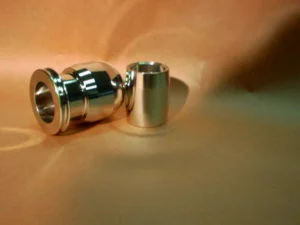 Precision electroless nickel plating for complex geometries and internal diameters. Achieve perfectly uniform thickness, high hardness, and superior corrosion resistance without an electrical current.